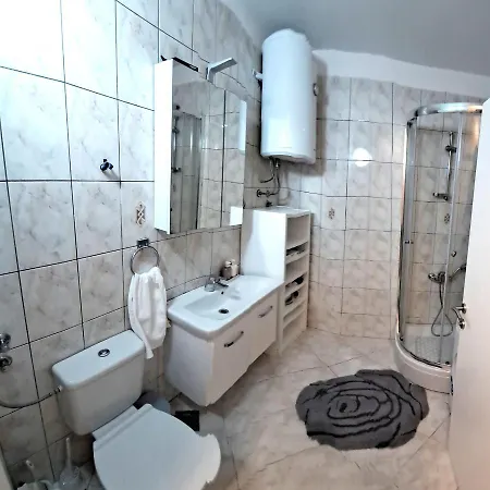 Luklena アパート スプリト