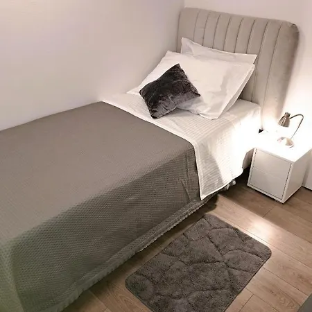 Luklena Apartamento *