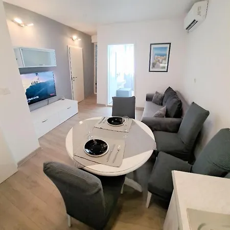 Luklena Apartamento *